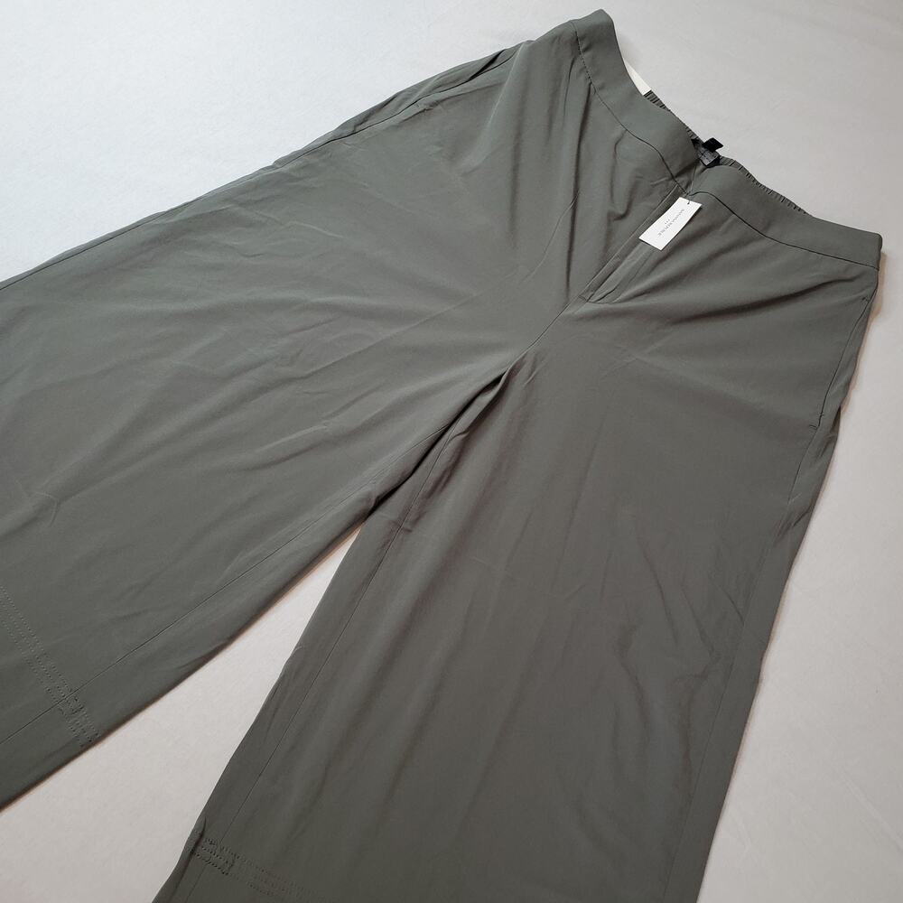 Banana Republic Size L NWT Anyday Wide-Leg High-Rise Airstretch Crop Pant Green